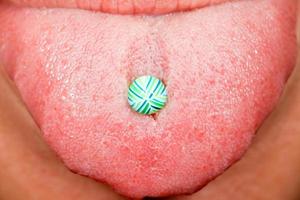 piercing na língua