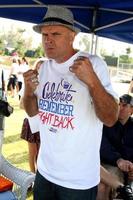 los angeles, 30 de julho - george gray no 2nd anual american cancer society s hollywood relay for life at helen bernstein high school em 30 de julho de 2011 em los angeles, ca foto