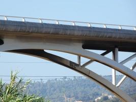 detalhe de uma estrutura de ponte moderna do século 20. foto