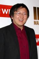 los angeles, 20 de fevereiro - masi oka chega ao evento pré-oscar wrap no culina at the four seasons hotel em 20 de fevereiro de 2013 em los angeles, ca foto