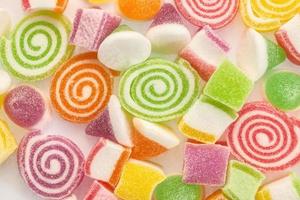doces coloridos de close-up foto