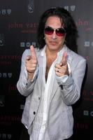 los angeles, 21 de setembro - paul stanley no john varvatos e ringo starr comemoram o dia internacional da paz no john varvatos em 21 de setembro de 2014 em west hollywood, ca foto