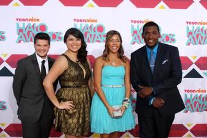 los angeles, 17 de novembro - zachary kerr, rocio ortega, miranda fuentes, denzel thompson no teennick halo awards em hollywood palladium em 17 de novembro de 2013 em los angeles, ca foto