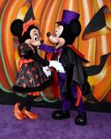 los angeles, 1 de outubro - minnie mouse, mickey mouse no evento vip disney halloween na disney consumer product pop up store em 1 de outubro de 2014 em glendale, ca foto