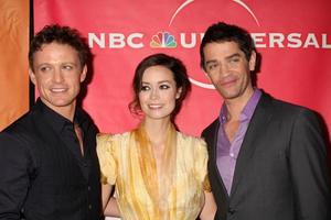 los angeles, 13 de janeiro - david lyons, summer glau, james frain chega na festa nbc tca winter 2011 no langham huntington hotel em 13 de janeiro de 2010 em westwood, ca foto