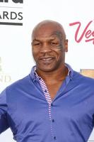 los angeles, 19 de maio - mike tyson chega ao billboard music awards 2013 no mgm grand garden arena em 19 de maio de 2013 em las vegas, nv foto