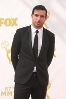 los angeles, 20 de setembro - tom cullen no primetime emmy awards chegadas ao microsoft theater em 20 de setembro de 2015 em los angeles, ca foto