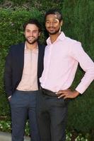 los angeles, 25 de setembro - jack falahee, alfred enoch no brunch anual da fundação estupro na residência particular em 25 de setembro de 2016 em beverly hills, ca foto