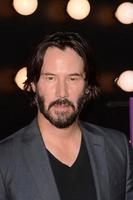 los angeles, 14 de junho - keanu reeves na estréia do neon demon no cinerama dome em 14 de junho de 2016 em los angeles, ca foto