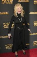 los angeles, 5 de fevereiro - dolly parton no 24º anual movieguide awards no universal hilton hotel em 5 de fevereiro de 2016 em los angeles, ca foto