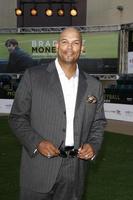 los angeles, 19 de setembro - david justice chega ao moneyball world premiere no paramount theatre of the arts em 19 de setembro de 2011 em oakland, ca foto