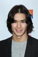 los angeles, 15 de fevereiro - booboo stewart chega na estréia do radio rebel telefilm no amc citywalk stadium 19 em 15 de fevereiro de 2012 em los angeles, ca foto