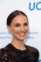 los angeles, 5 de maio - natalie portman no ucla younes e soraya nazarian center for israel studies quinta gala anual em 5 de maio de 2015 em beverly hills, ca foto