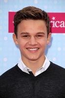 los angeles, 25 de fevereiro - gavin macintosh no radio disney music awards 2015 no nokia theatre em 25 de abril de 2015 em los angeles, ca foto