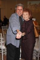 los angeles, 23 de novembro - na festa de aniversário de 90 anos de molly wolveck no salão de festas brandview em 23 de novembro de 2014 em glendale, ca foto