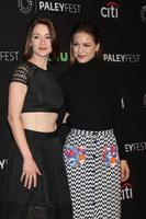 los angeles, 13 de março - chyler leigh, melissa benoist no paleyfest los angeles, supergirl no dolby theatre em 13 de março de 2016 em los angeles, ca foto