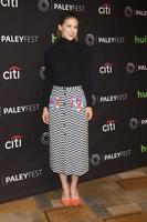 los angeles, 13 de março - melissa benoist no paleyfest los angeles, supergirl no dolby theatre em 13 de março de 2016 em los angeles, ca foto