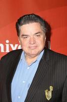 los angeles, 13 de agosto - oliver platt no nbcuniversal 2015 tca summer press tour no beverly hilton hotel em 13 de agosto de 2015 em beverly hills, ca foto