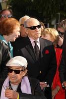 los angeles, 13 de dezembro - paul mazursky, mel brooks na estrela paul mazursky na cerimônia da calçada da fama de hollywood em hollywood blvd em 13 de dezembro de 2013 em los angeles, ca foto