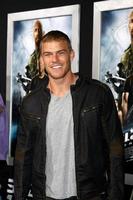 los angeles, 2 de fevereiro - alan ritchson no nbc universal summer press day 2015 no hotel huntington langham em 2 de abril de 2015 em pasadena, ca foto