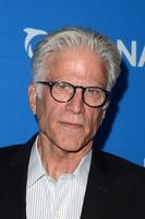 los angeles, 19 de julho - ted danson no oceana apresenta picada sob as estrelas na casa particular em 19 de julho de 2016 em los angeles, ca foto