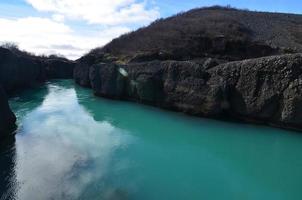 reyjavic islândia com água aqua-colorida foto