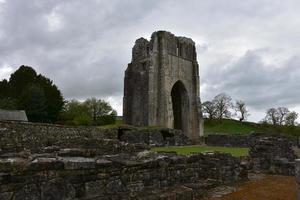 ruínas de pedra da abadia shap na inglaterra foto