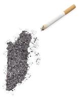 cinzas em forma de belize e um cigarro. (série)