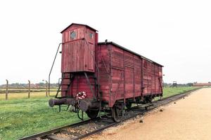 auschwitz, polônia, 18 de setembro de 2021 o trem que transportou prisioneiros para o campo de extermínio de auschwitz birkenau. foto