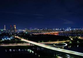 viagem coreia - paisagem noturna da montanha eungbong 2 foto