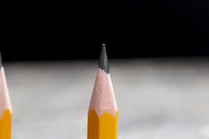 lápis afiado para desenhar diagramas ou desenhos foto