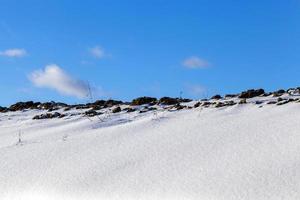 neve flutua no inverno foto