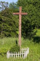 cruz de madeira velha foto