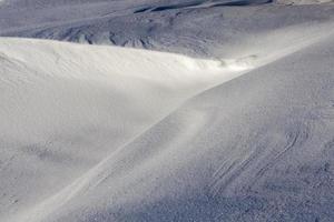 neve fria branca na temporada de inverno foto