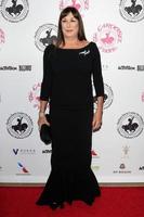 los angeles, 8 de outubro - anjelica huston no carrossel of hope ball 2016 no beverly hilton hotel em 8 de outubro de 2016 em beverly hills, ca foto