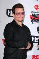 los angeles, 3 de abril - bono no iheart radio music awards 2016 sala de imprensa no fórum em 3 de abril de 2016 em inglewood, ca foto