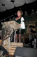los angeles, 30 de outubro - donna keegan na fundação scare halloween lançamento beneficente no conga room, la live em 30 de outubro de 2011 em los angeles, ca foto