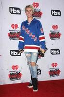 los angeles, 3 de abril - justin bieber na sala de imprensa do iheart radio music awards 2016 no fórum em 3 de abril de 2016 em inglewood, ca foto