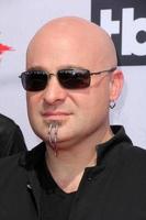 los angeles, 3 de abril - david draiman no iheart radio music awards 2016 chegadas ao fórum em 3 de abril de 2016 em inglewood, ca foto