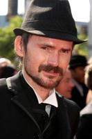 los angeles, 10 de setembro - jeremy davies chegando ao criativo primetime emmy awards chegadas no nokia theatre em 10 de setembro de 2011 em los angeles, ca foto