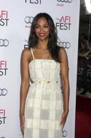 los angeles, 9 de novembro - zoe saldana no afi fest 2013 apresentado por audi, fora do forno estréia no tcl teatro chinês em 9 de novembro de 2013 em los angeles, ca foto