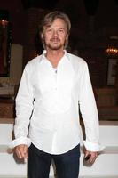 los angeles, 24 de março - stephen nichols no jovem e inquieto 38º aniversário na festa de imprensa do set na cbs television city em 24 de março de 2011 em los angeles, ca foto