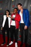 los angeles, 8 de maio - michelle chamuel, vedo, josiah hawley chega ao evento do top 12 da 4ª temporada de voz no house of blues em 8 de maio de 2013 em west hollywood, ca foto