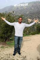 los angeles, 20 de janeiro - jason george, hollywood sign no ag awards ator visita o hollywood sign em hollywood hills em 20 de janeiro de 2015 em los angeles, ca foto