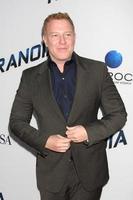 los angeles, 8 de agosto - ryan kavanaugh chega na estréia de paranoia los angeles no directors guild of america em 8 de agosto de 2013 em los angeles, ca foto