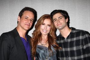 los angeles, 24 de agosto - christian leblanc, tracey bregman, max ehrich no jantar do clube de fãs jovem e inquieto no hotel universal sheraton em 24 de agosto de 2013 em los angeles, ca foto