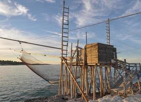 torre de pesca trabucco gargano em vieste foto