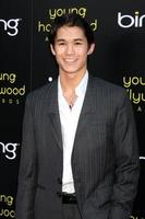 los angeles, 20 de maio - booboo stewart chegando ao 2011 young hollywood awards no club nokia at la live em 20 de maio de 2011 em los angeles, ca foto