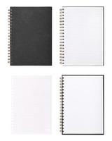 caderno ou bloco de notas em fundo branco foto