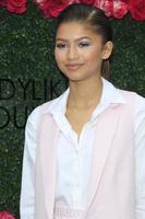 los angeles, 13 de junho - zendaya coleman na fundação ladylike 7º almoço anual de bolsa de estudos para mulheres de excelência no hotel de luxo em 13 de junho de 2015 em los angeles, ca foto